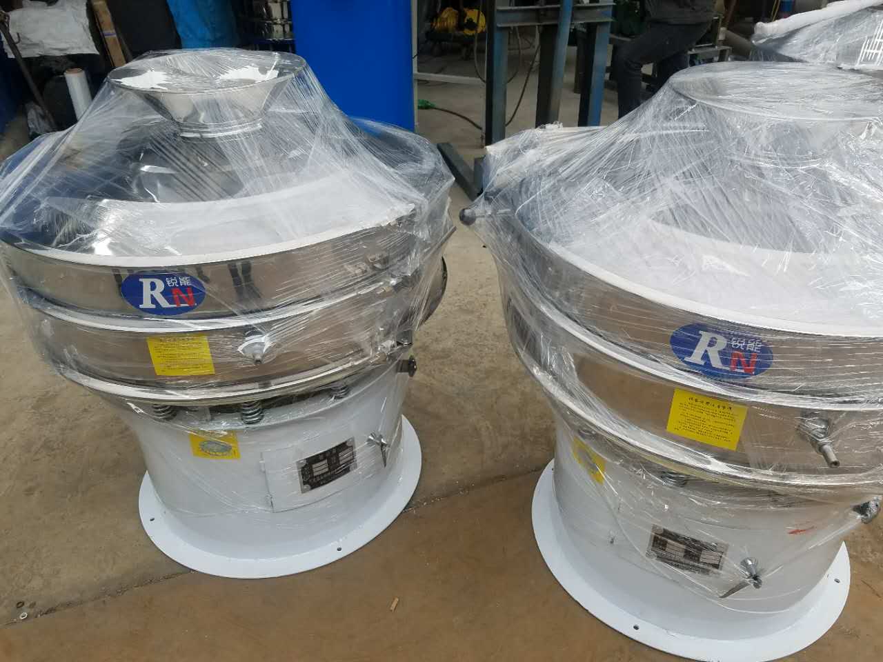 橡膠助劑篩分(fēn)适用(yòng)振動篩設備推薦